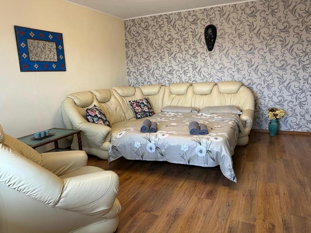 Harmony Luisa Apartment #Enjoy#Otopeni# エクステリア 写真